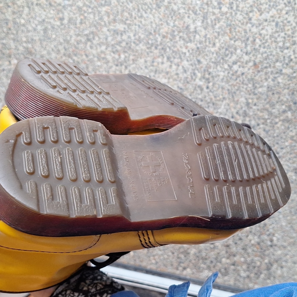 Dr. Martens 1460 *cp* Yellow Smooth Leather Combat Boots Mens 10.5 Womens 12.5 - Picture 4 of 7